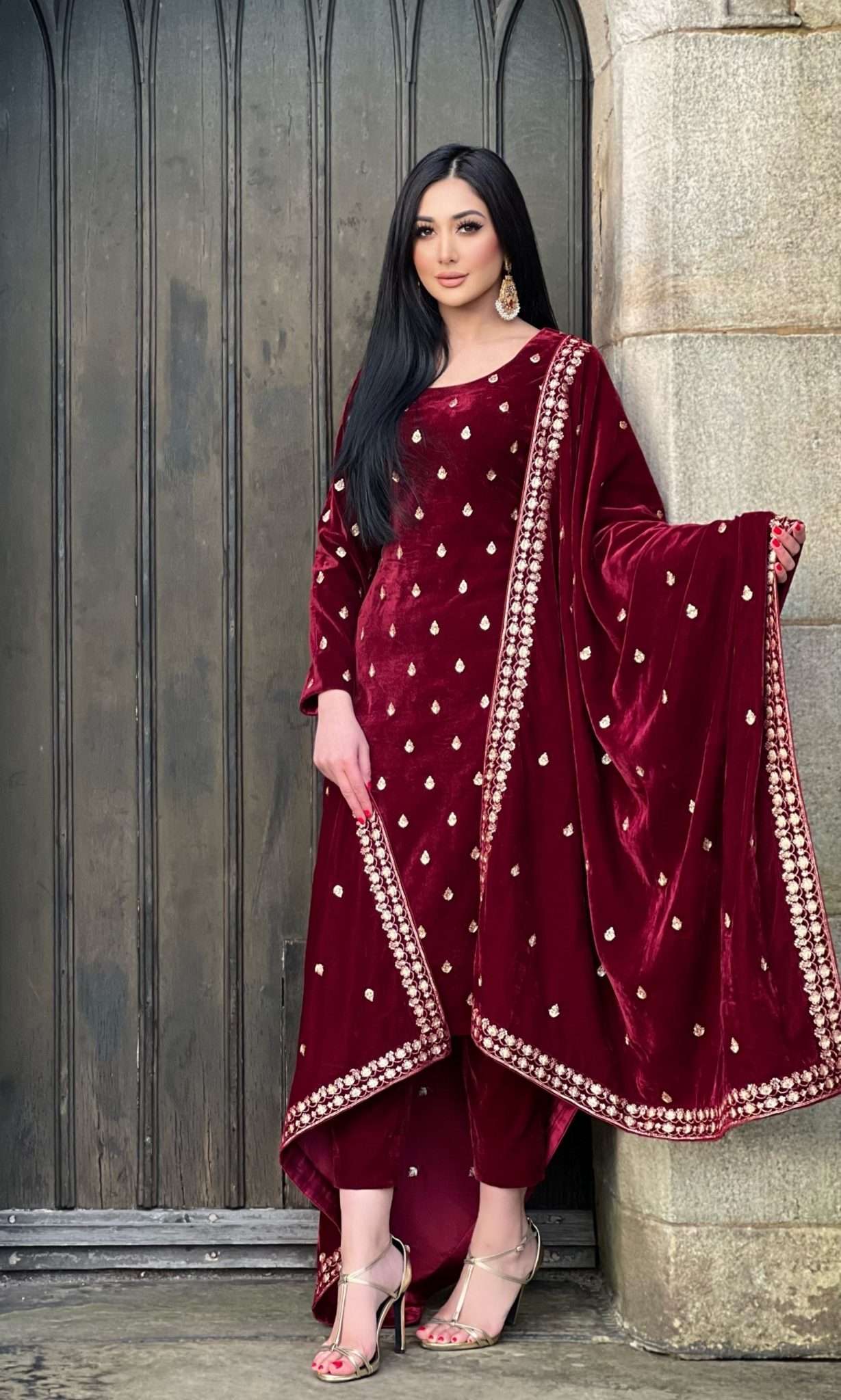 izzza 3pc luxury velvet-pre order delivery 6 weeks