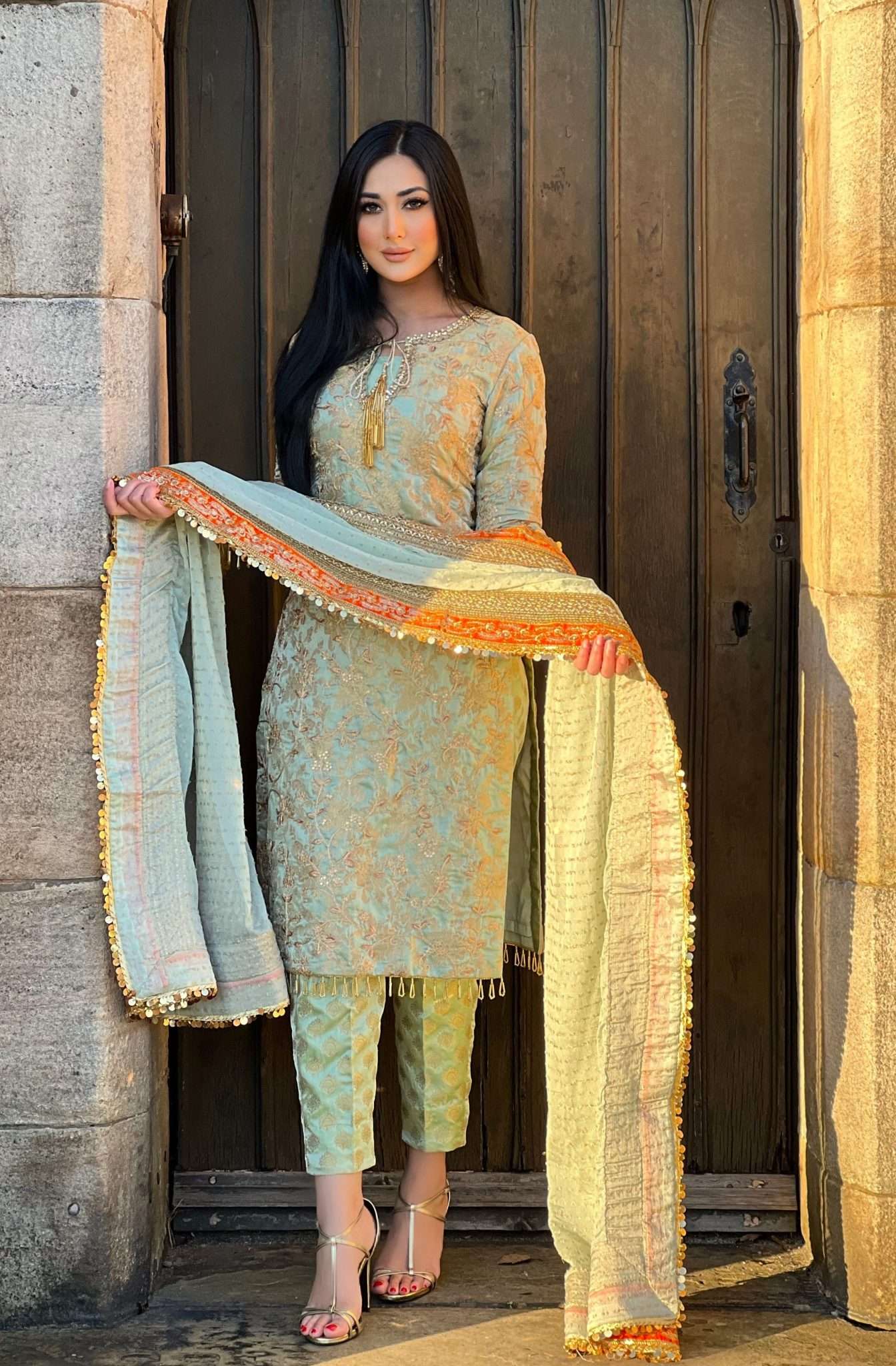 izzza 3pc luxury banarsi-PRE ORDER DELIVERY 6 WEEKS