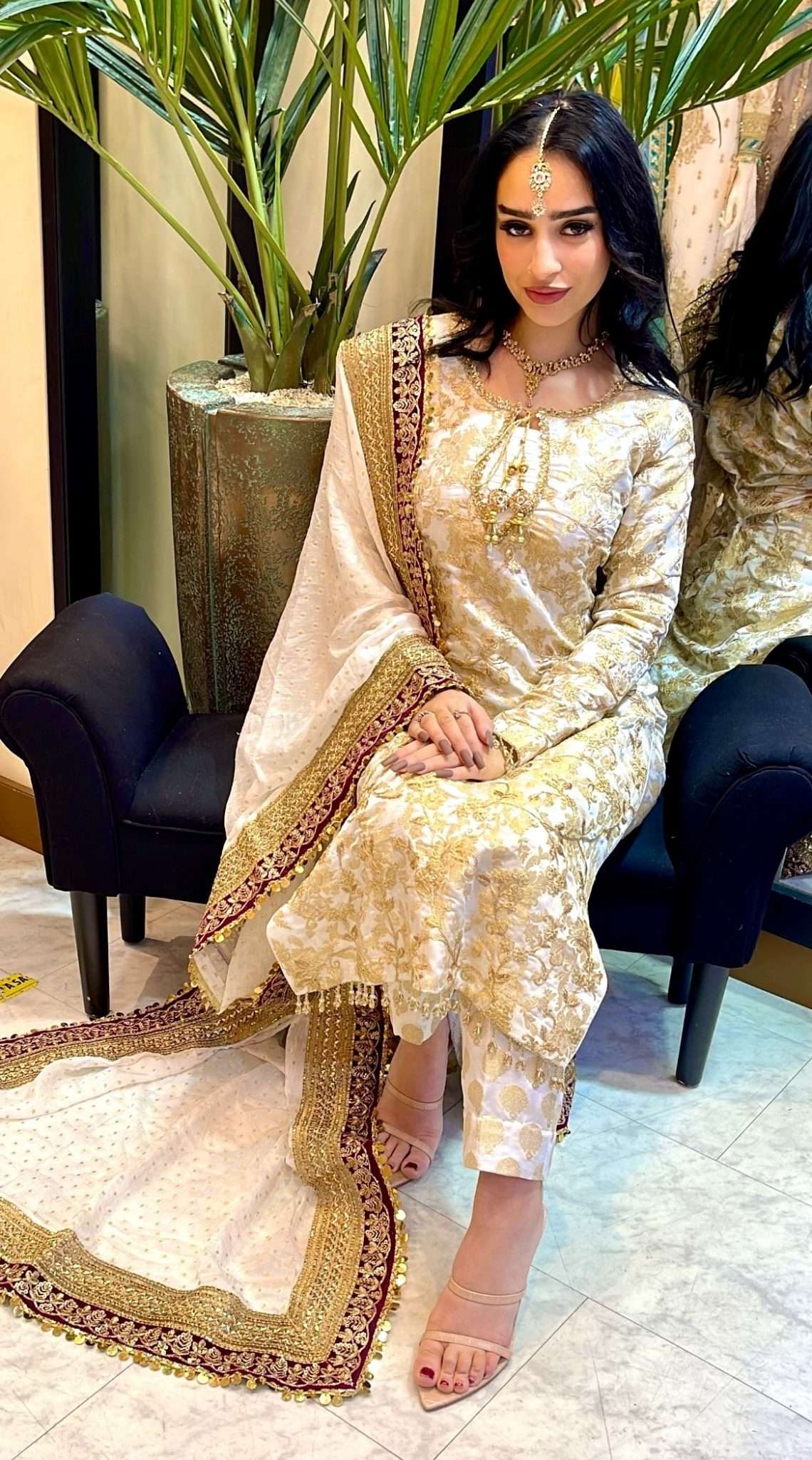 izzza 3pc luxury banarsi-pre order 6 weeks