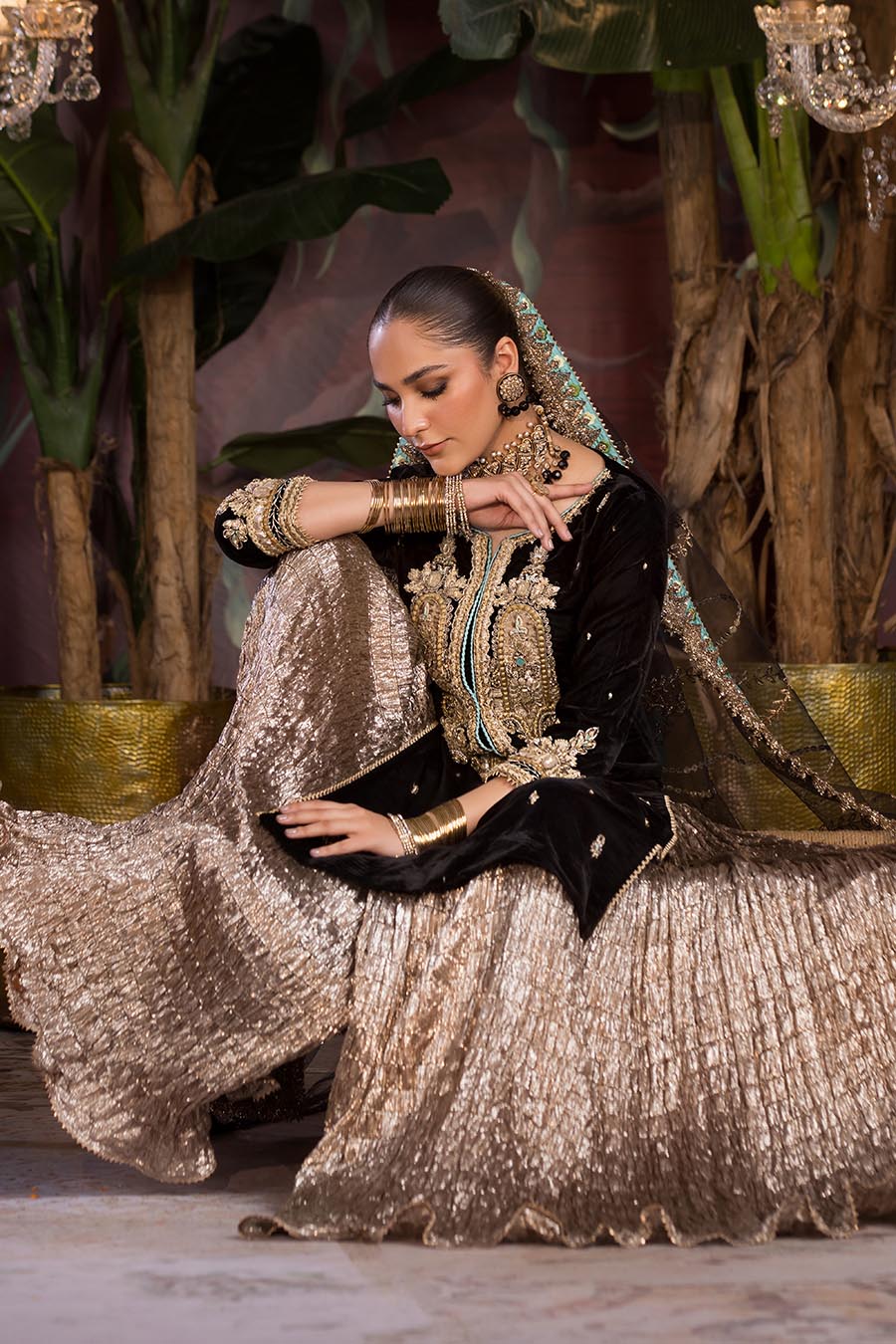 BLACK/GOLD 3PC VELVET SHARARA- DELIVERY 3/4 WEEKS