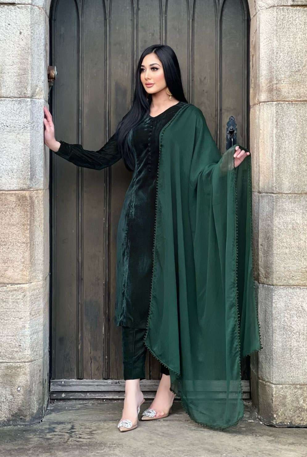 izzza 3pc green velvet- DELIVERY 3/4 WEEKS