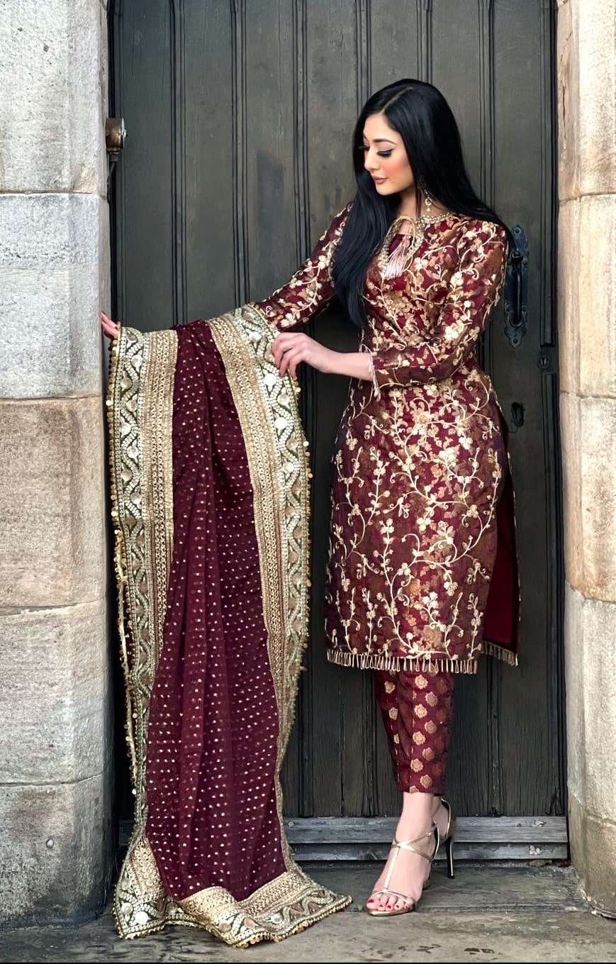 izzza 3pc luxury banarsi-immediate delivery