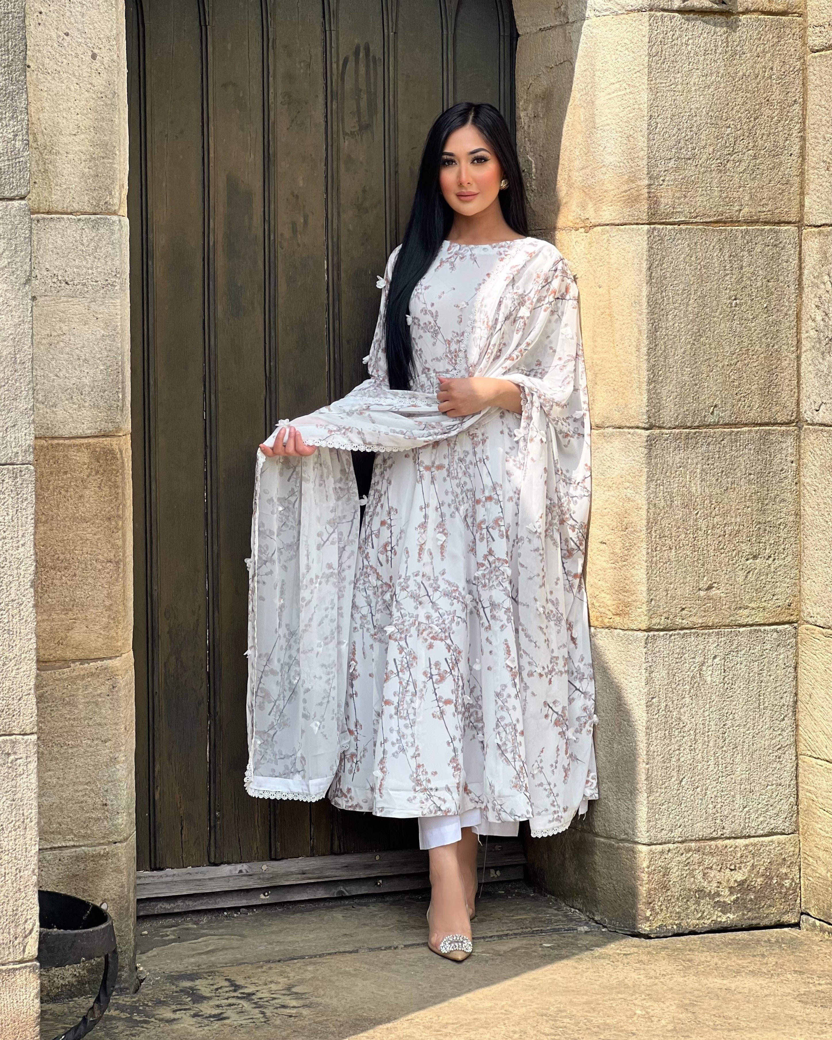 WHITE FLORAL 3PC DRESS-DELIVERY 3/4 WEEKS