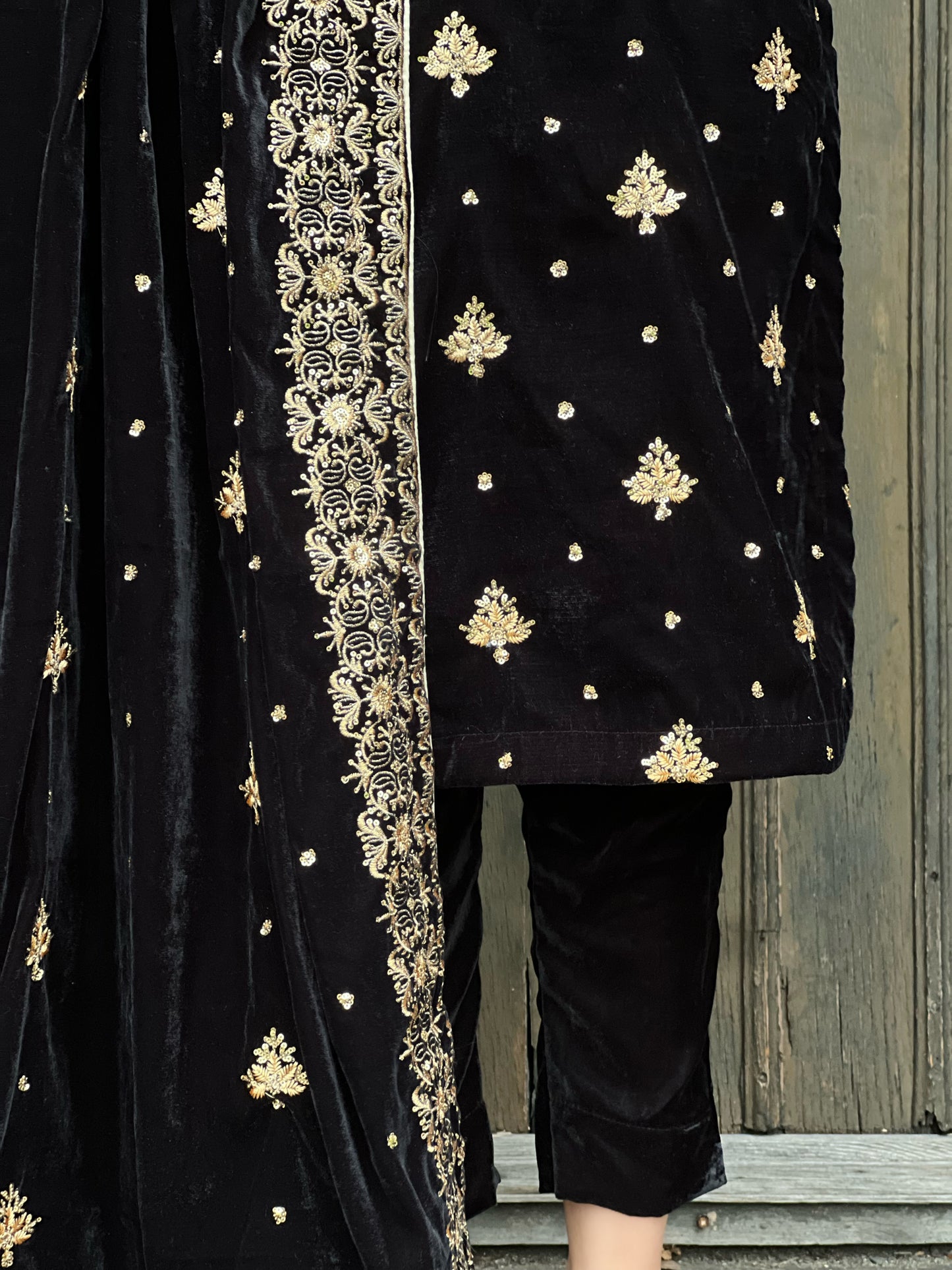 EMBROIDERED 3PC BLACK VELVET-IMMEDIATE DELIVERY