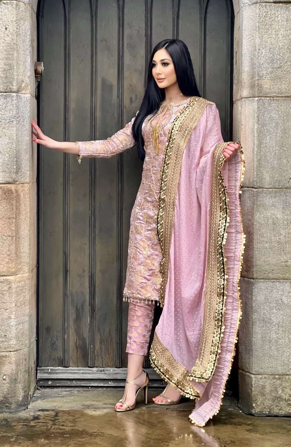 izzza 3pc banarsi embroidered-immediate delivery