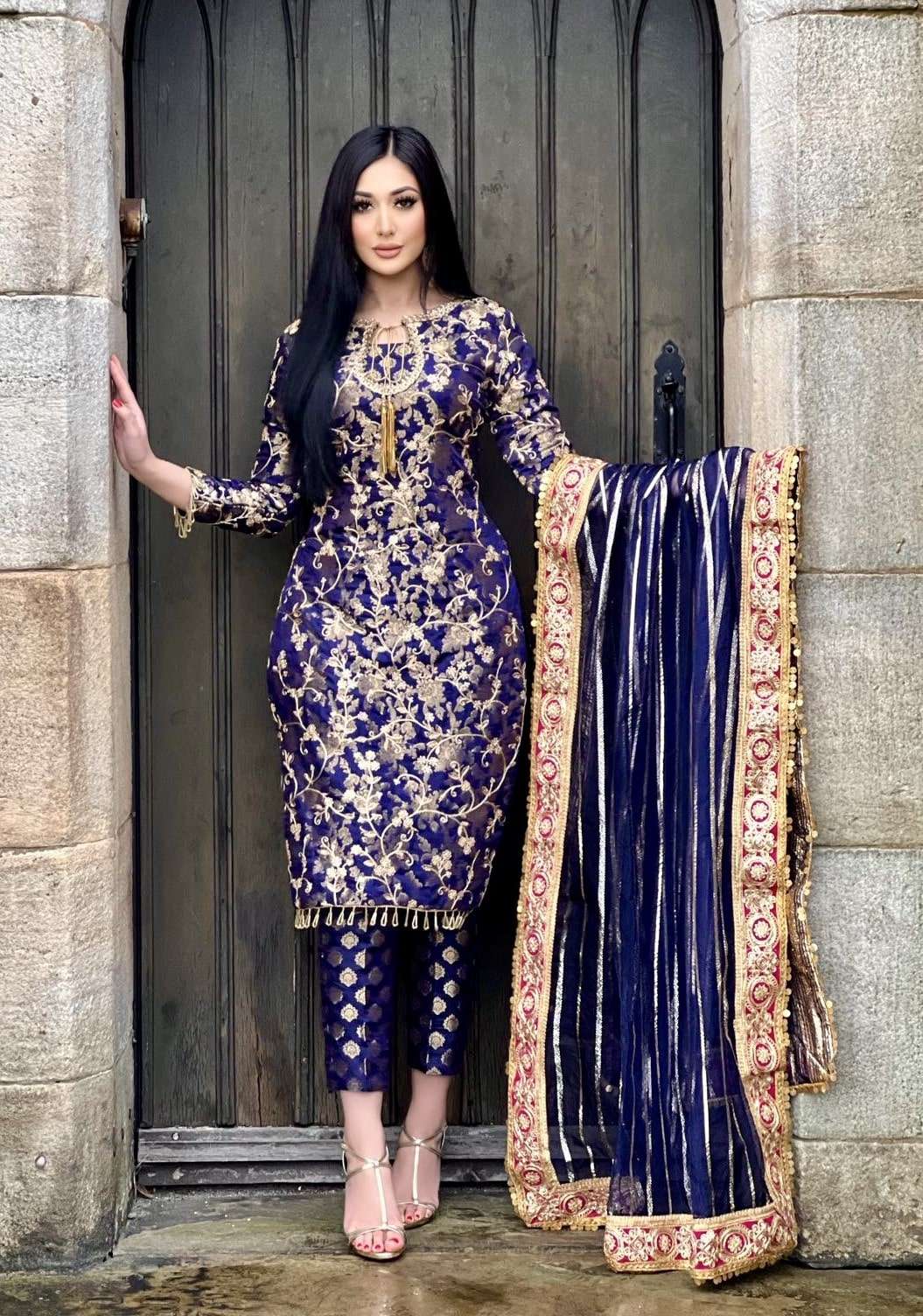 Izzza 3pc banarsi embroidered-immediate delivery