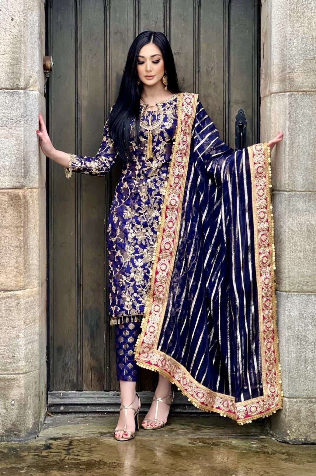 Izzza 3pc banarsi embroidered-immediate delivery