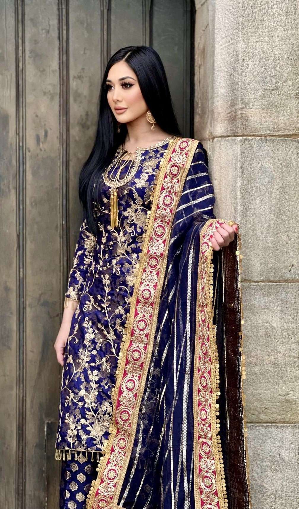 Izzza 3pc banarsi embroidered-immediate delivery