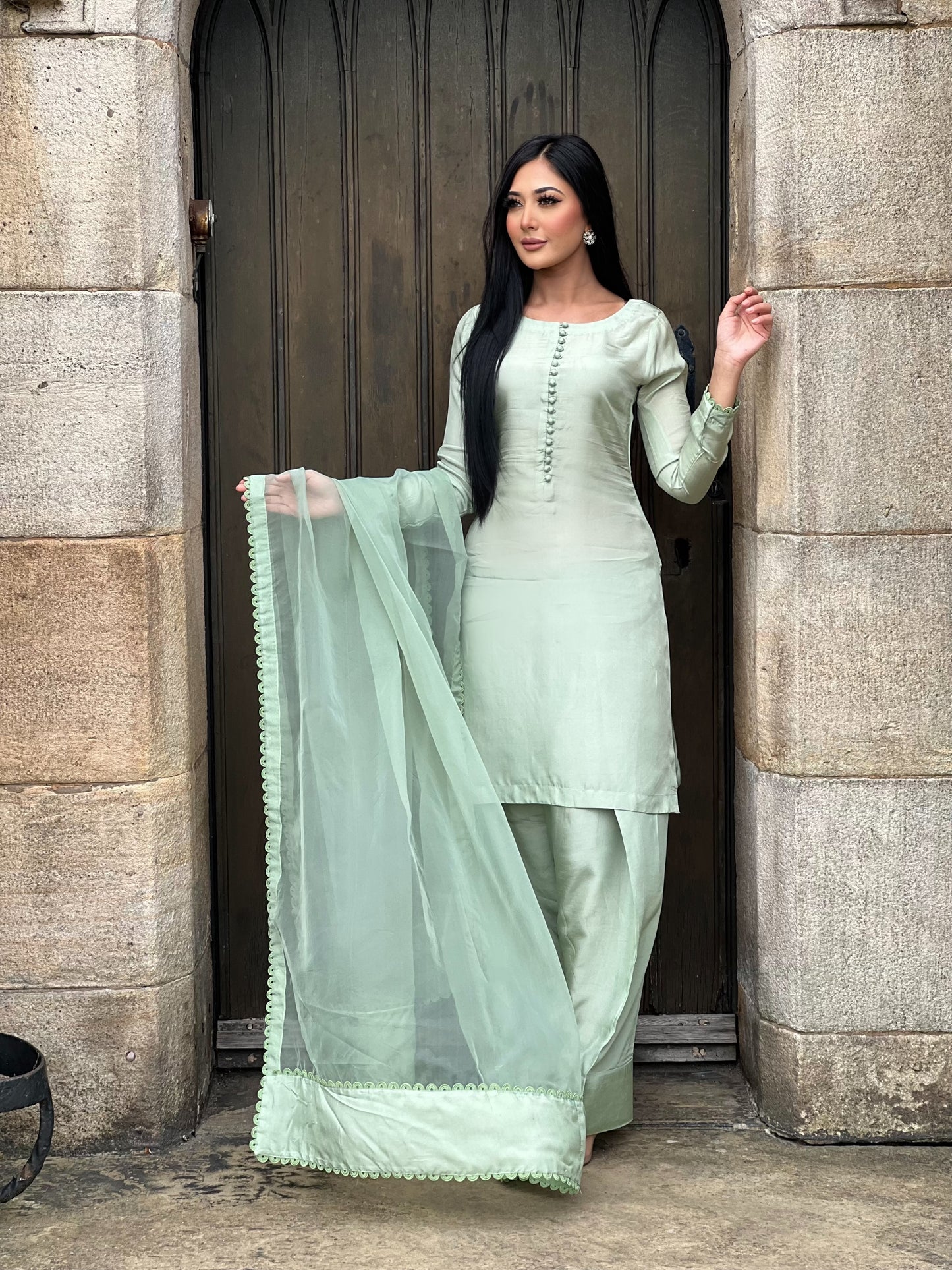 PISTACHIO 3PC FARSHI - PRE ORDER 6 WEEKS