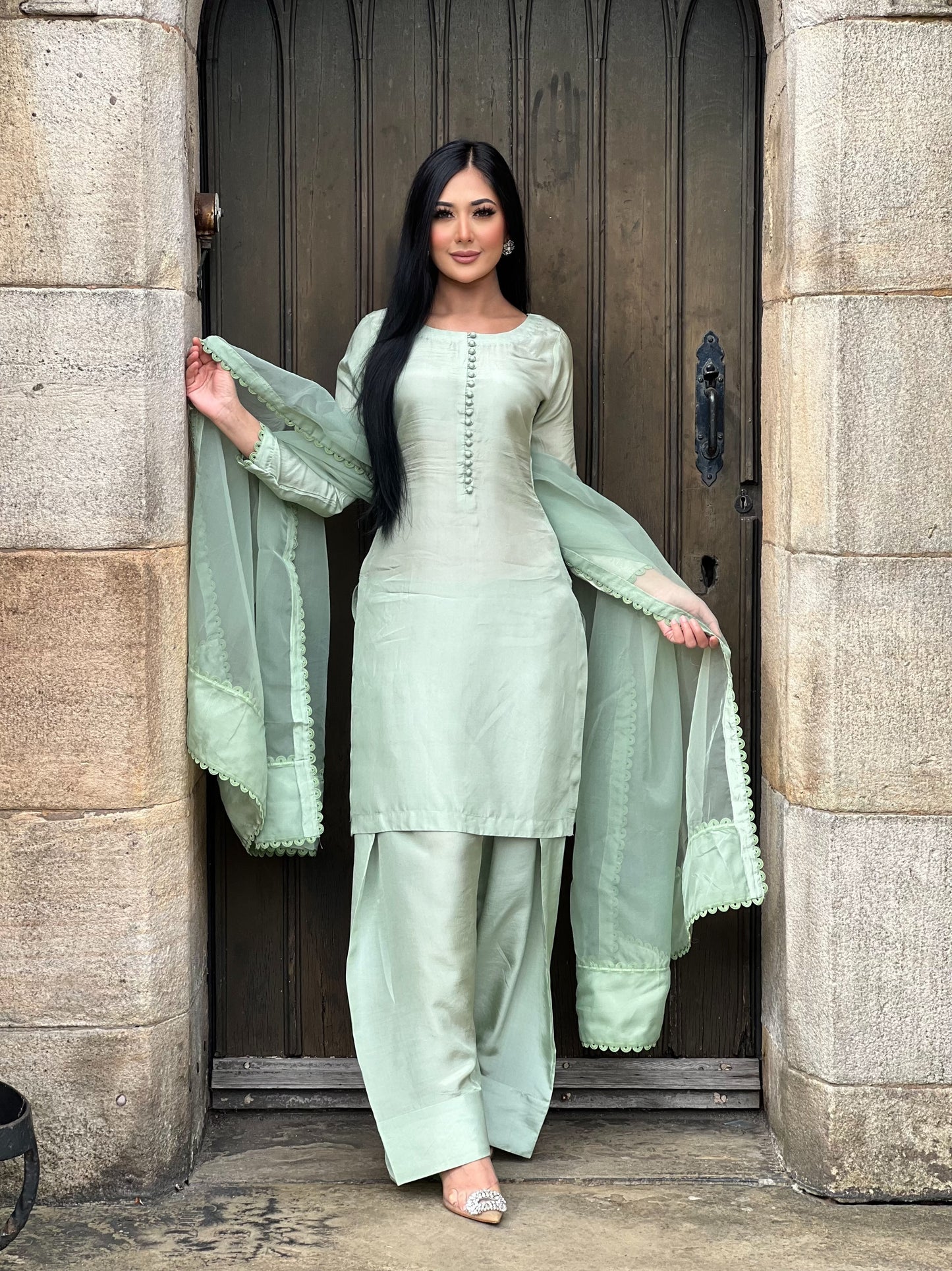 PISTACHIO 3PC FARSHI - PRE ORDER 6 WEEKS