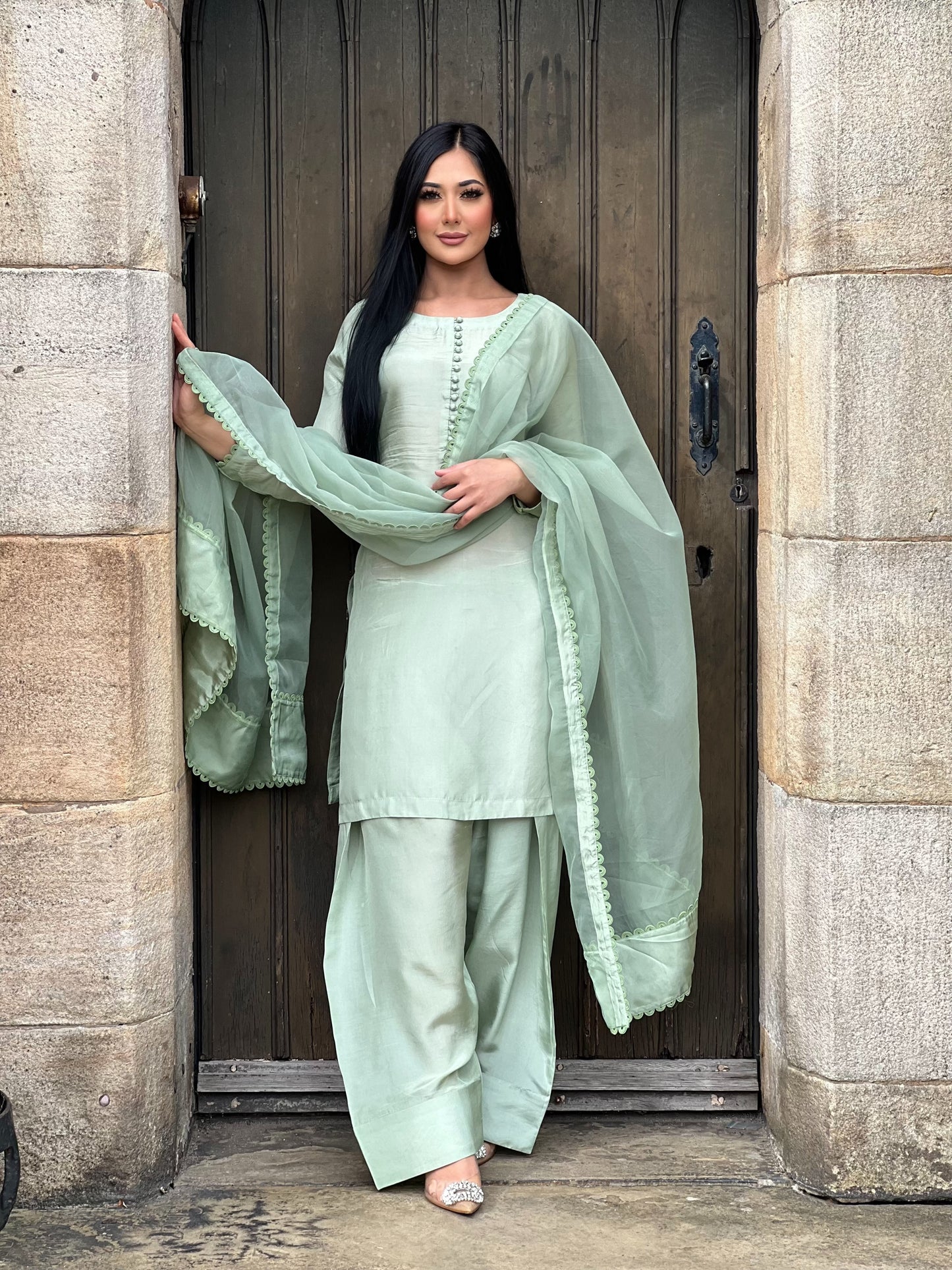 PISTACHIO 3PC FARSHI - PRE ORDER 6 WEEKS