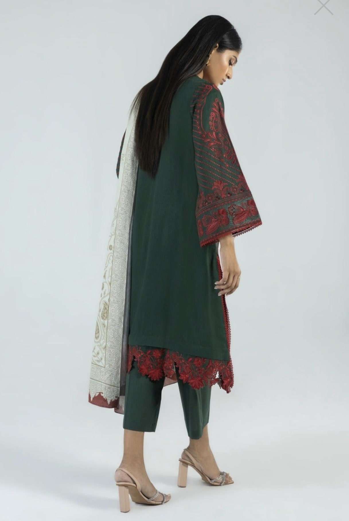 sana safinaz 2pc suit-immediate delivery