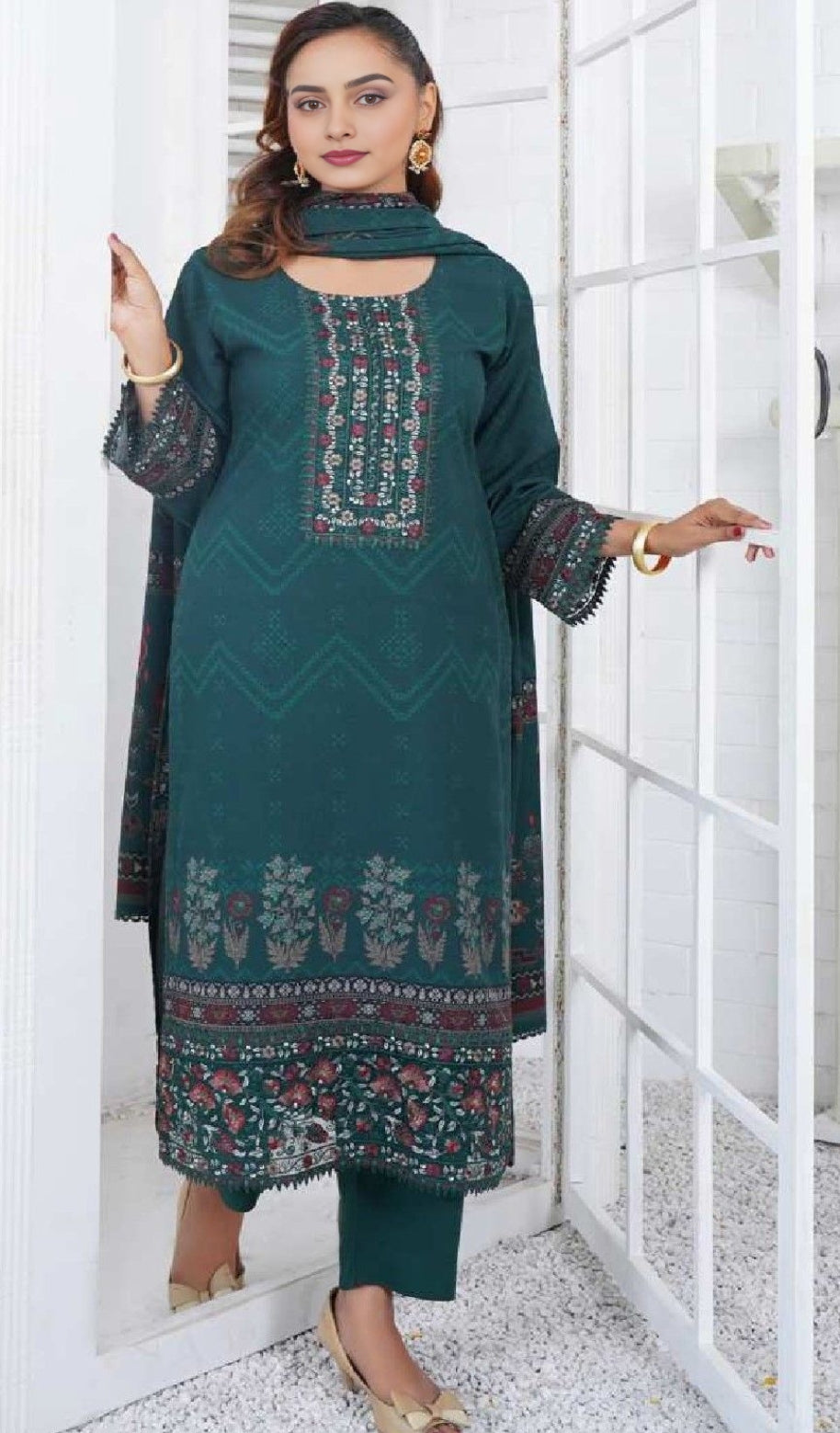 EMBROIDERED 3PC DHANAK-IMMEDIATE DLEIVERY