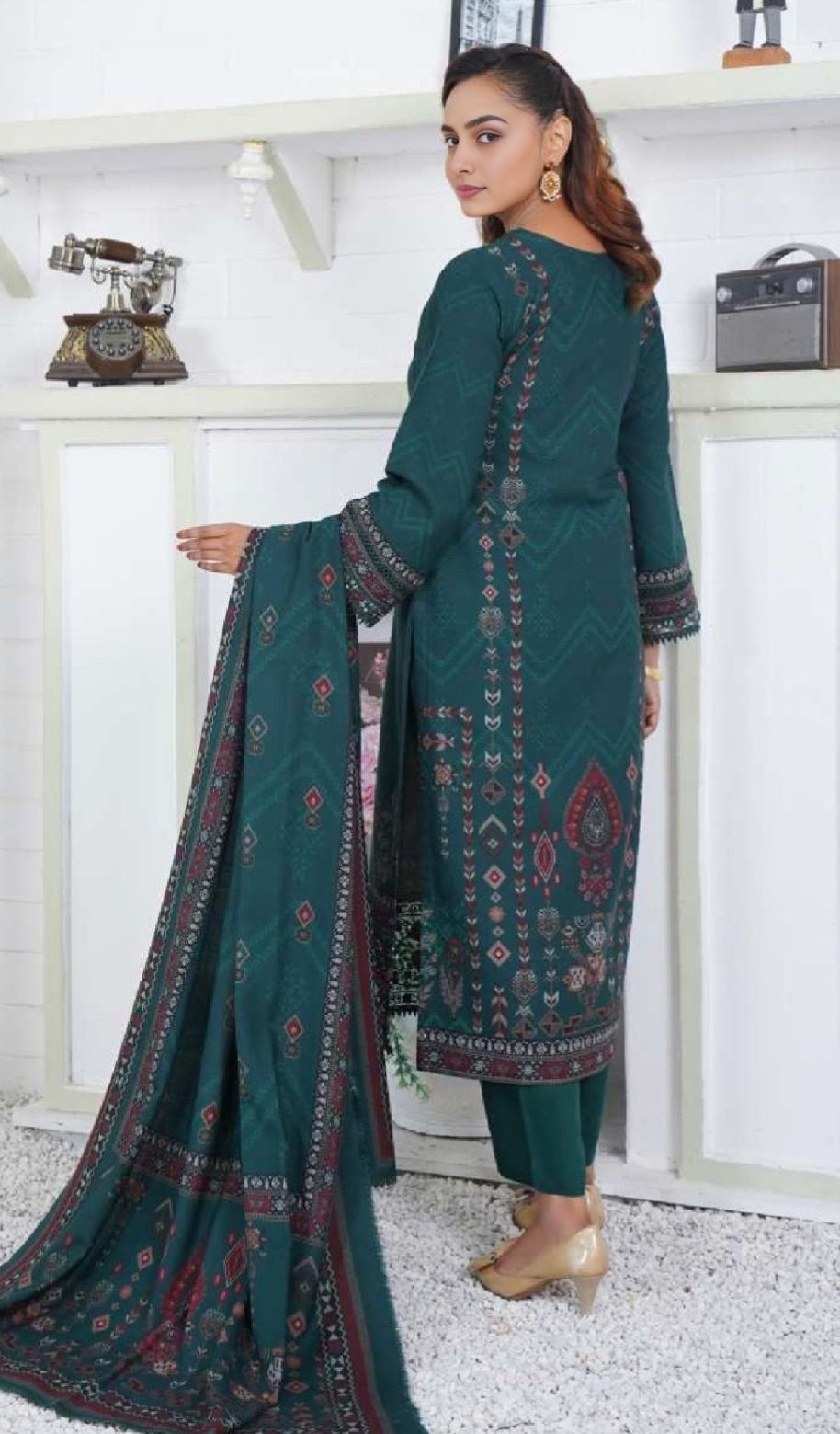 EMBROIDERED 3PC DHANAK-IMMEDIATE DLEIVERY